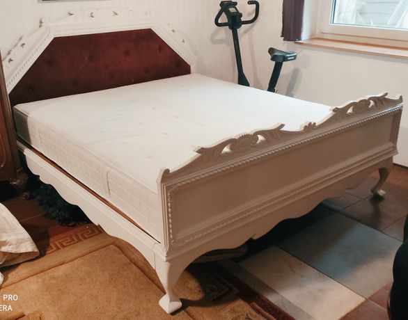 Łóżko duże rzeźbione białe antyk tapicerowane 220 cm 200 cm