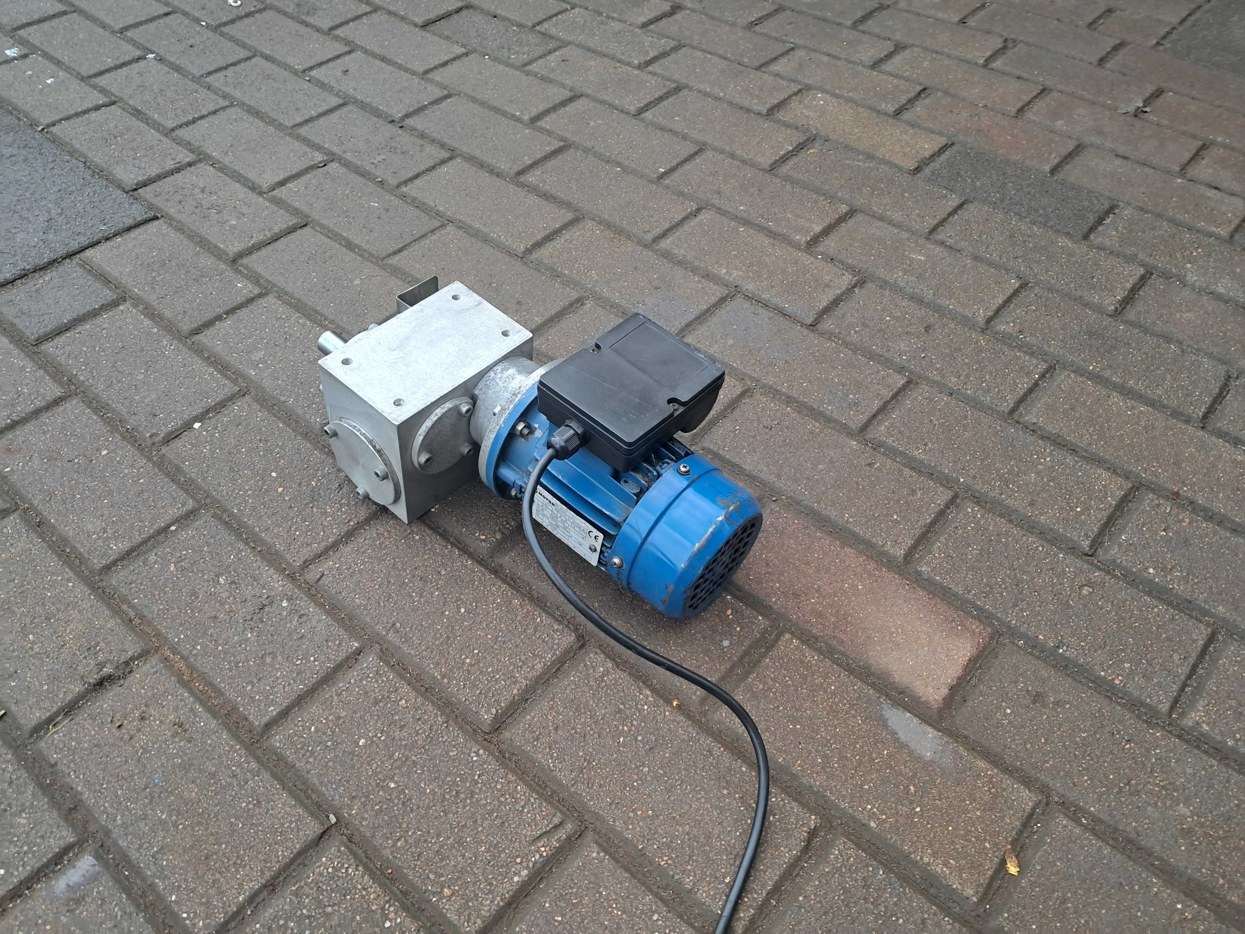 Motoreduktor, napęd przekładnia do podajnika pieca 230v.Wysyłka