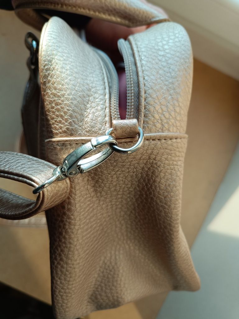 Fila - damska torebka na ramię i do ręki, połyskujący pudrowy róż