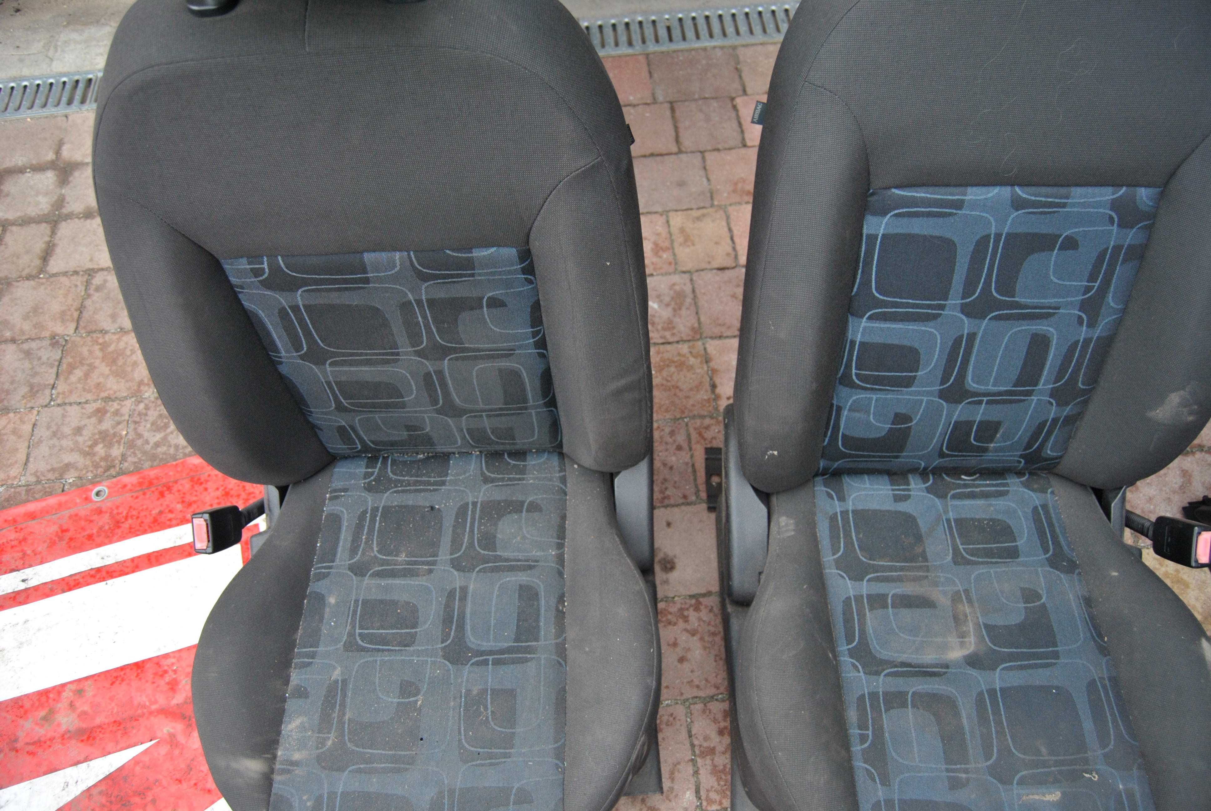 Fotele przednie boczki Ford Fiesta mk6 lift