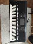 Yamaha PSR- S775