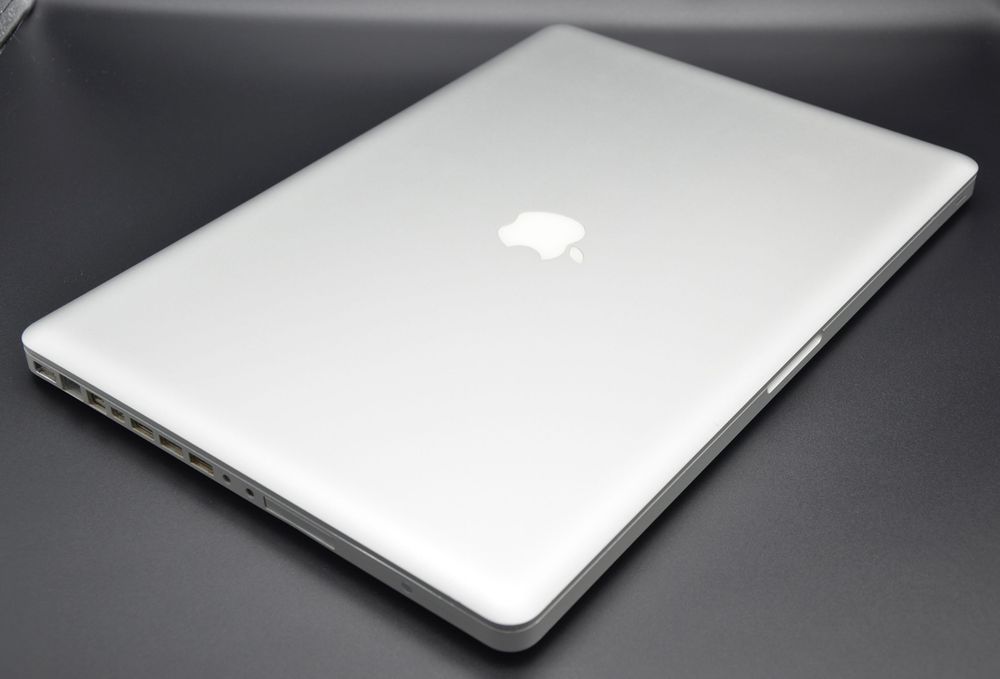 Laptop MacBook Pro A1297 - Core i7 2,66 GHz - RAM 4 GB - 17 cali - SSD