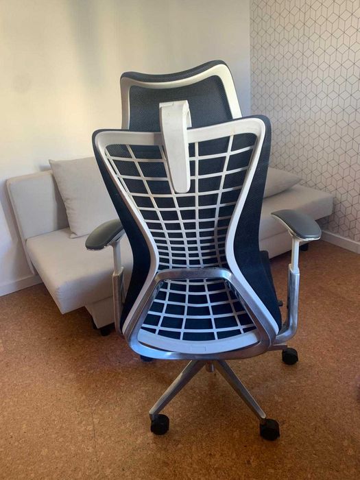 Cadeira Ergonômica Profissional Miller