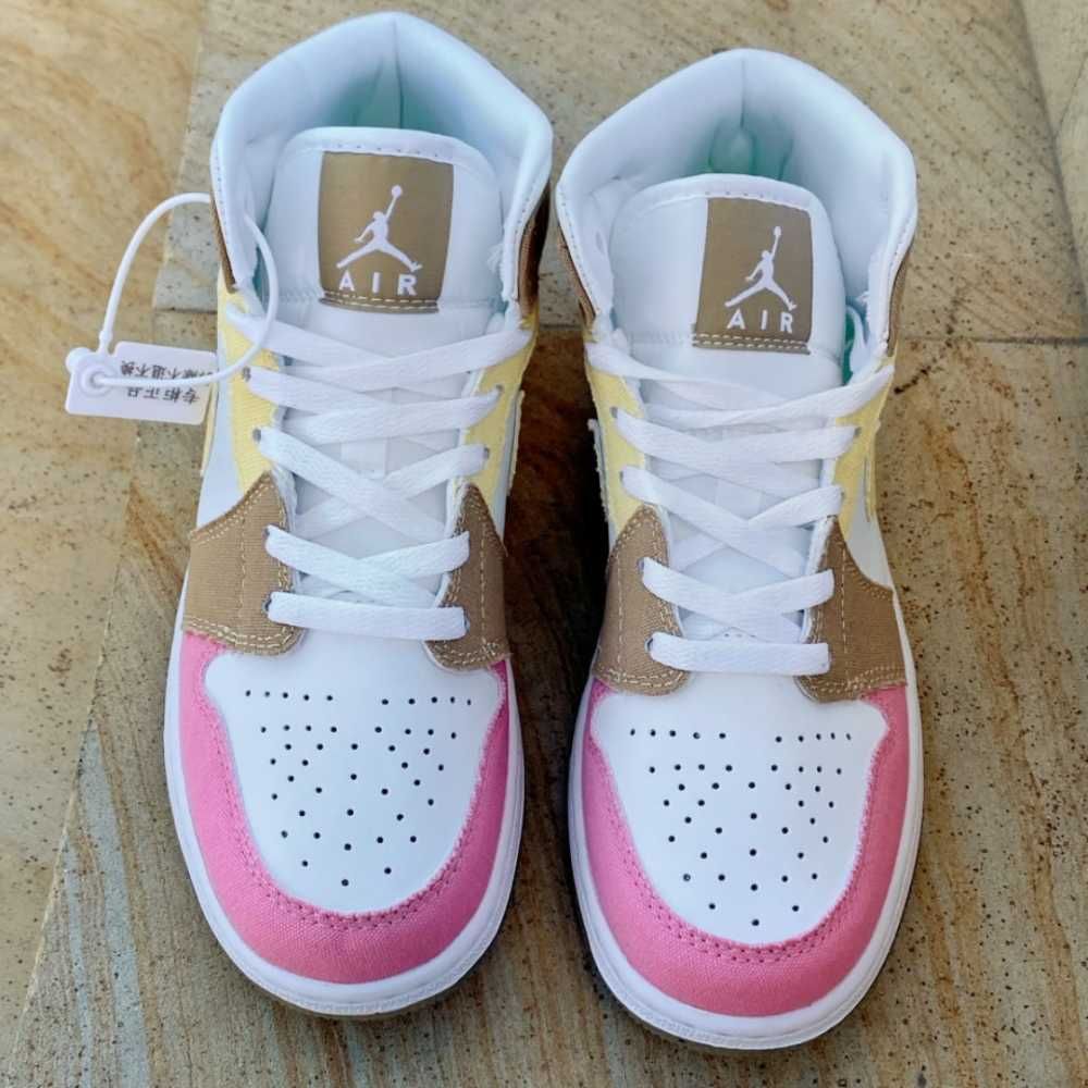 В наявності Кросівки Nike Air Jordan 1 Pink Yellow White жіночі онлайн