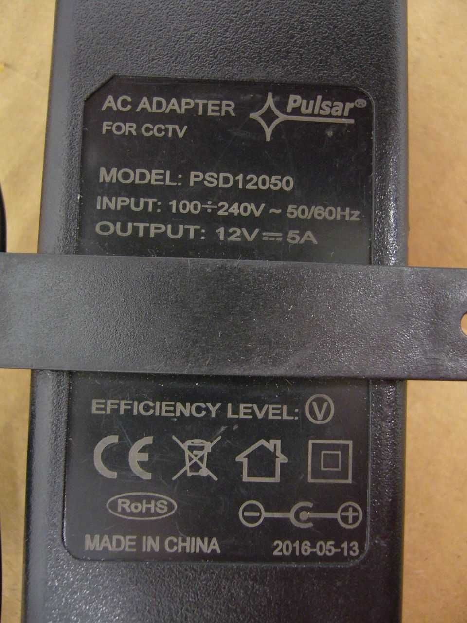 Zasilacz Pulsar PSD12050, 12V / 5A uszkodzony