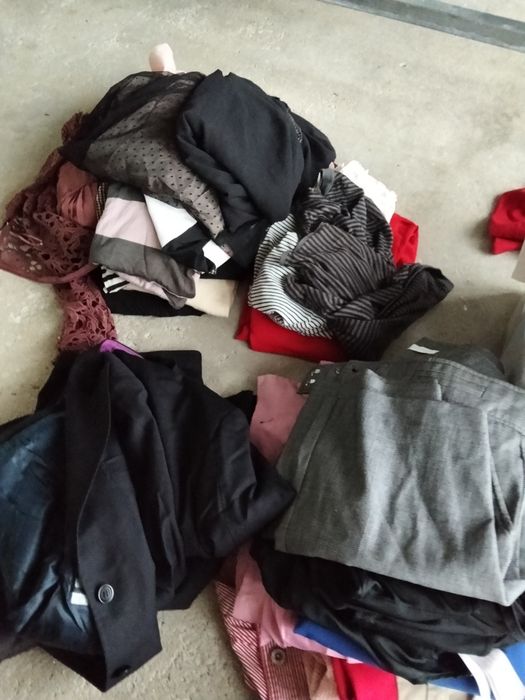 Roupa senhora em bom estado