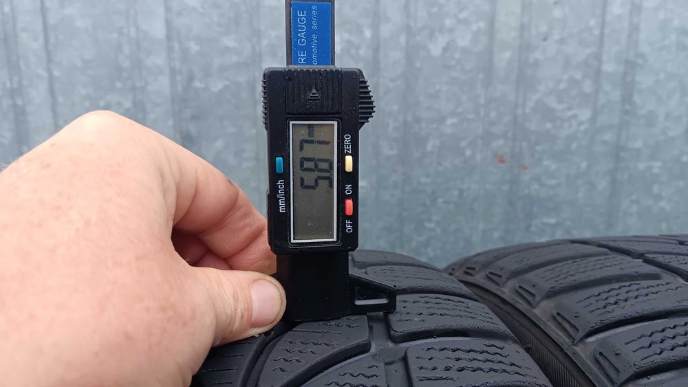 225/45/18 Bridgestone blizzak lm-32