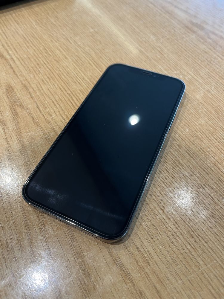 iPhone 12 Pro como novo