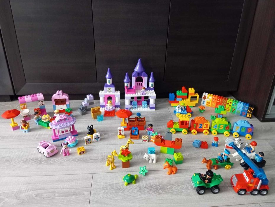 Lego Duplo  Zestaw tylko w całości + kilka gratisów