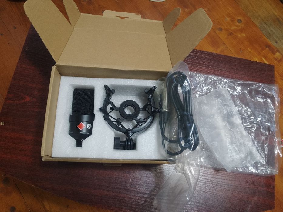 Конденсаторный мікрофон TLM 103