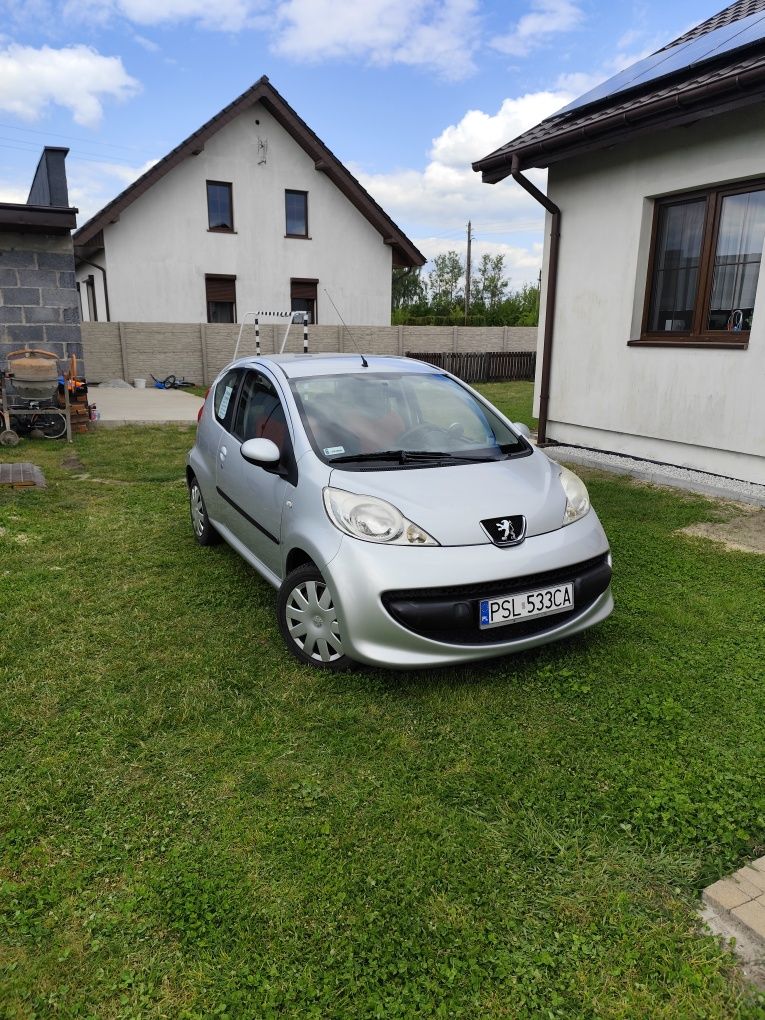 Sprzedam Peugeot 107 1.0 benzyna mały przebieg