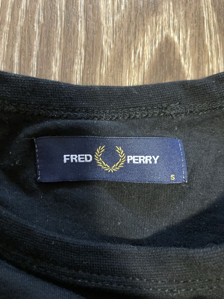 футболка с лампасами Fred Perry