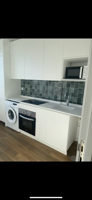 Aluga-se quarto Queluz