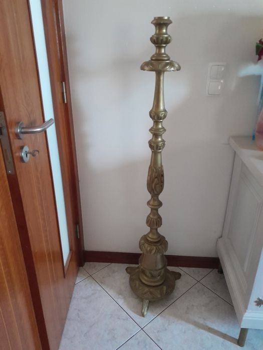 Cadeeiro pe alto trabalhado