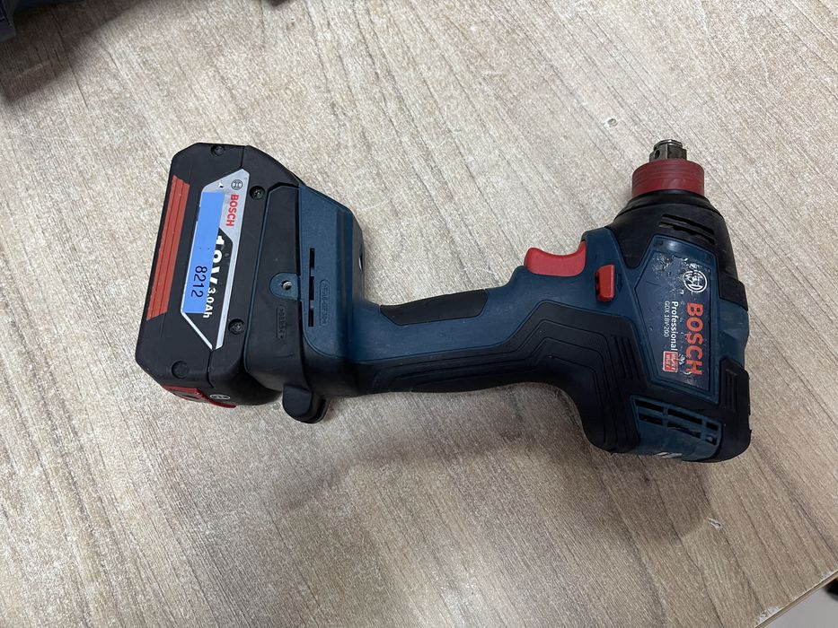 Bosch GDX 18V-200 / акумуляторний гайковерт-імпакт Бош