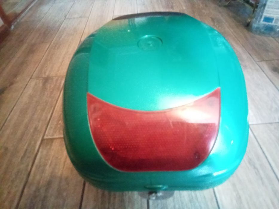 Кофр усилений з нутрі!висота-28см.шир.-37см.глибина-38см.