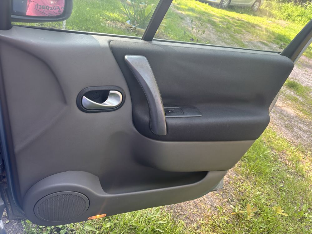Renault Scenic 2005 року