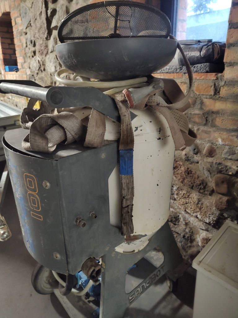 Wynajem kompresora Kaeser M50 i hydro piaskarki Sandbot