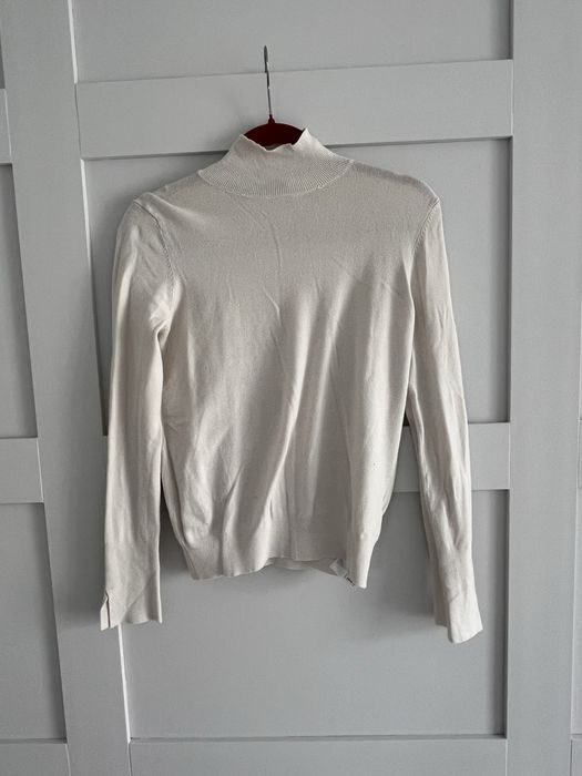 Piękny kremowy sweter Zara rozmiar s