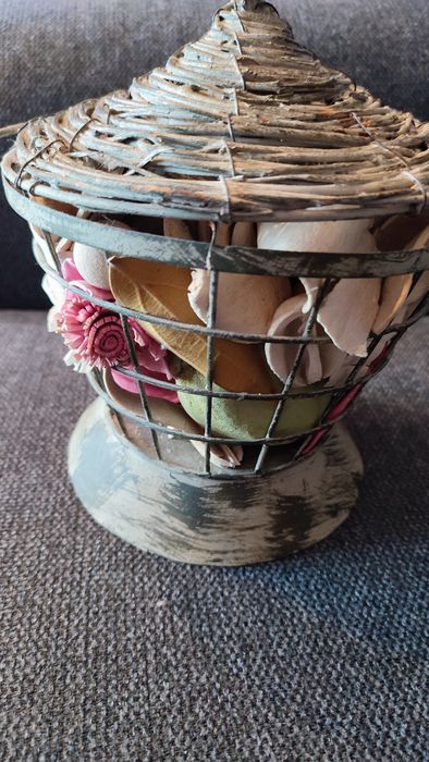Tk Maxx Pojemnik metalowy z patpourri