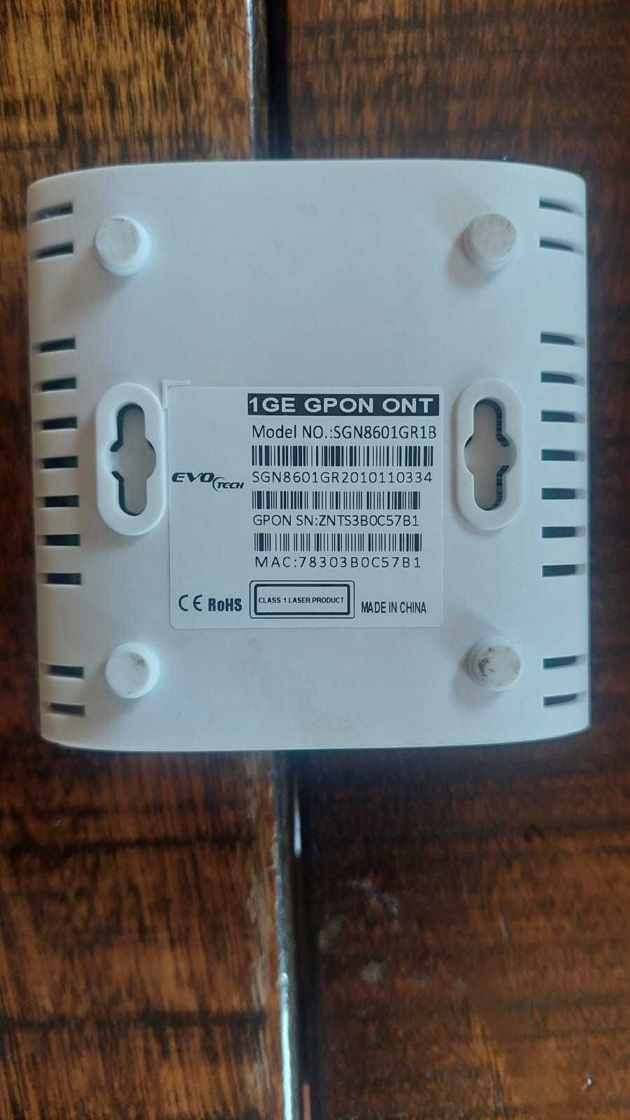Modem internetowy z zasilaczem