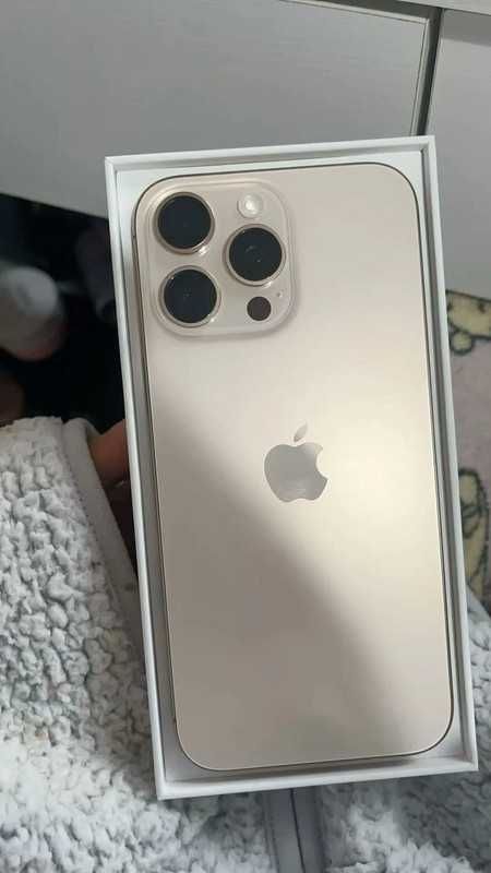 iPhone 16 Pro Smartfon Apple 256GB Pamięci Pustynny Tytan 100% Baterii