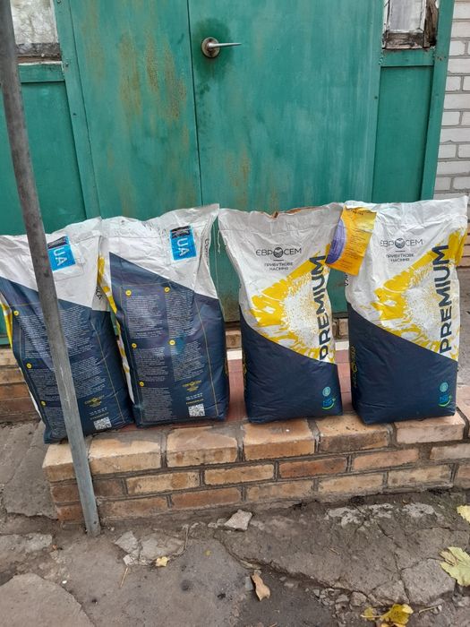 Продам посівмат соняшника такі як на фото  маю 4 мішки