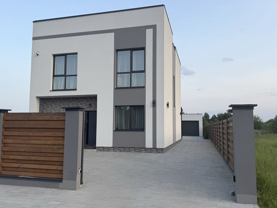 Особняк, будинок з ремонтом біля Львова