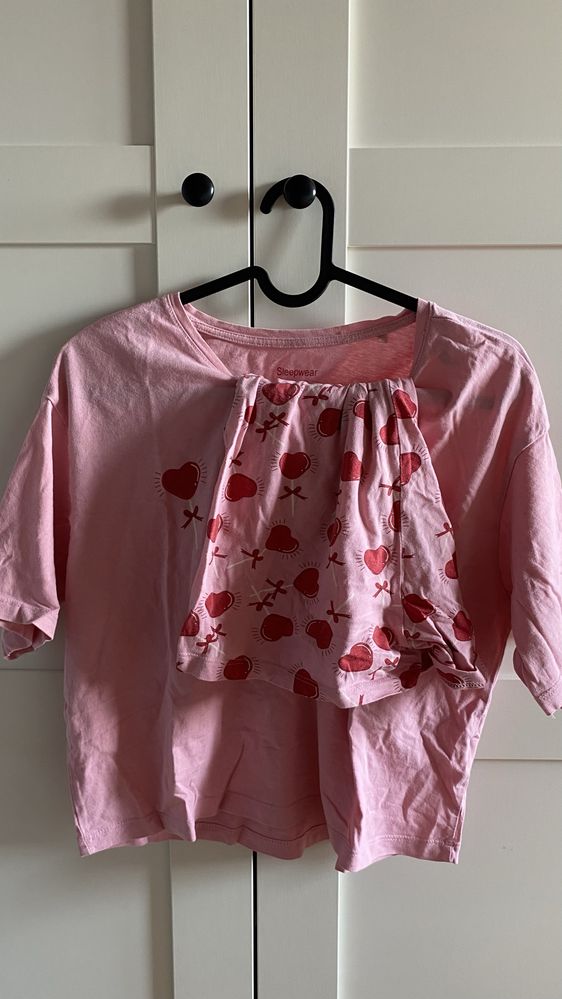Piżama damska sinsay różowa krótkie spodenki i tshirt