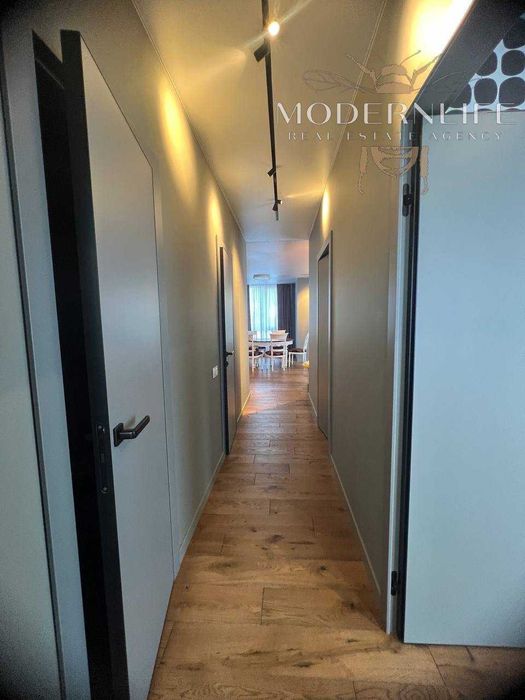 Файна Таун Продаж 3  кімнатної квартири