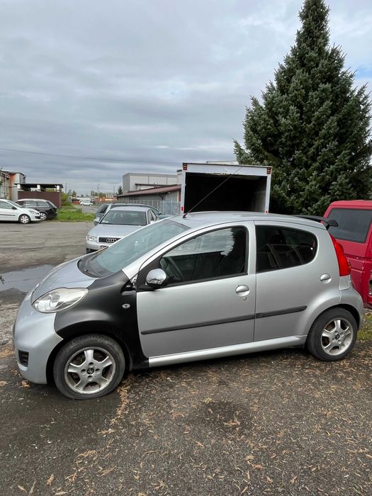 Peugeot 107 1.0 na części karoseria lampy zderzak maska drzwi błotnik