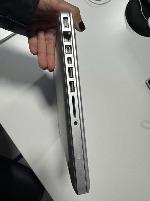 Apple MacBook Pro "Core i5"