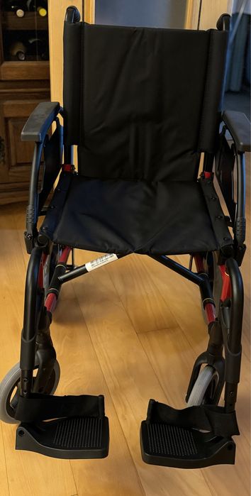 Cadeira de Rodas Breezy Premium (como nova 06/ 2023)