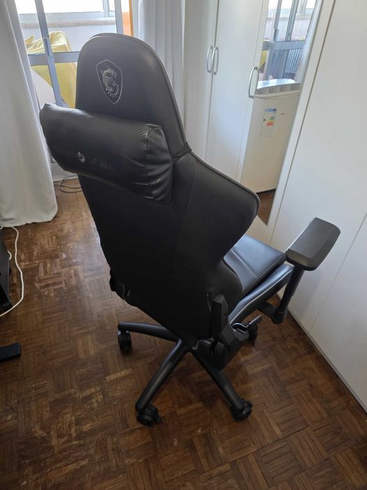 Cadeira Gaming Preta MSI - Excelente estado