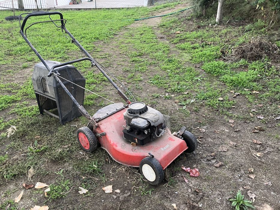 Maquina de cortar relva raser