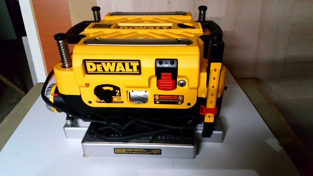 Dewalt grubościówka 735