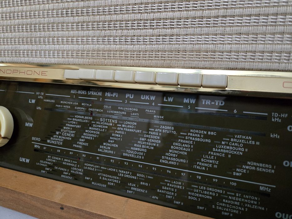 Rádio antigo reparado Biennophone