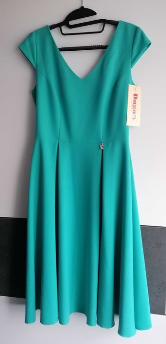 sukienka wizytowa z lekkim połyskiem