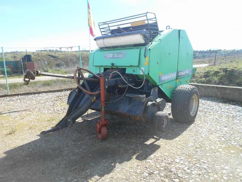 Enfardadeira de rolos Deutz Fahr RB 3.20