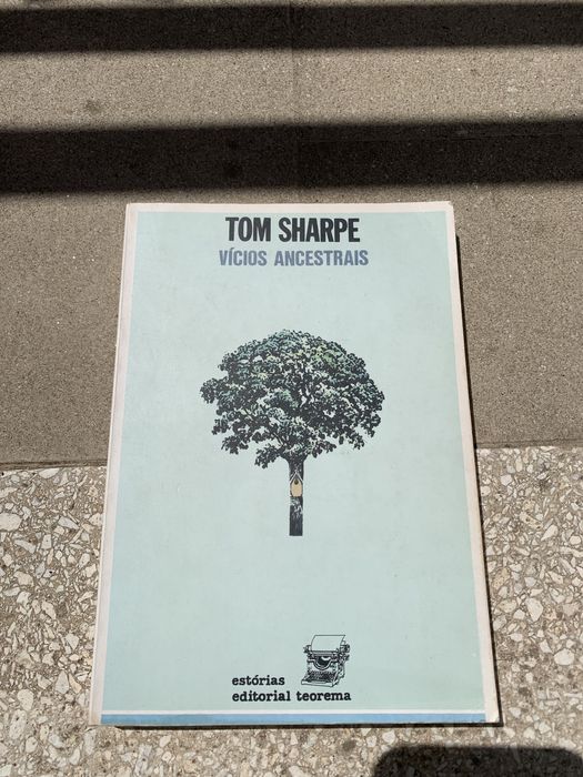 Livro Vícios Ancestrais by Tom Sharpe