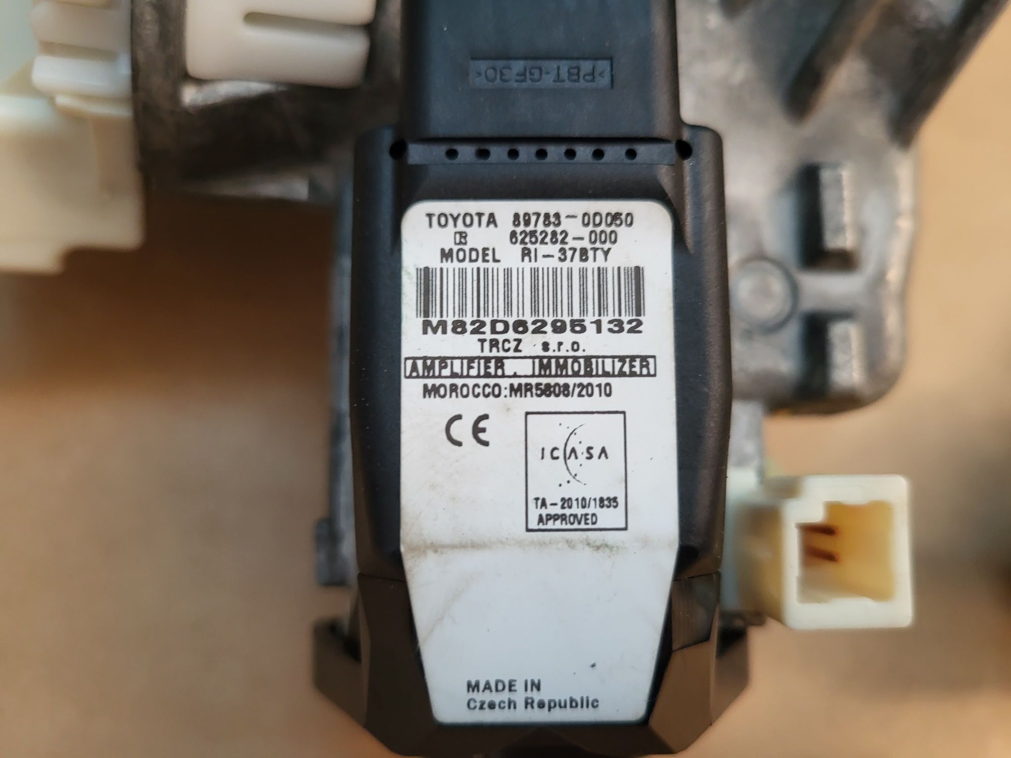Toyota Yaris III 1.33 Zestaw startowy Kluczyk stacyjka komputer moduł