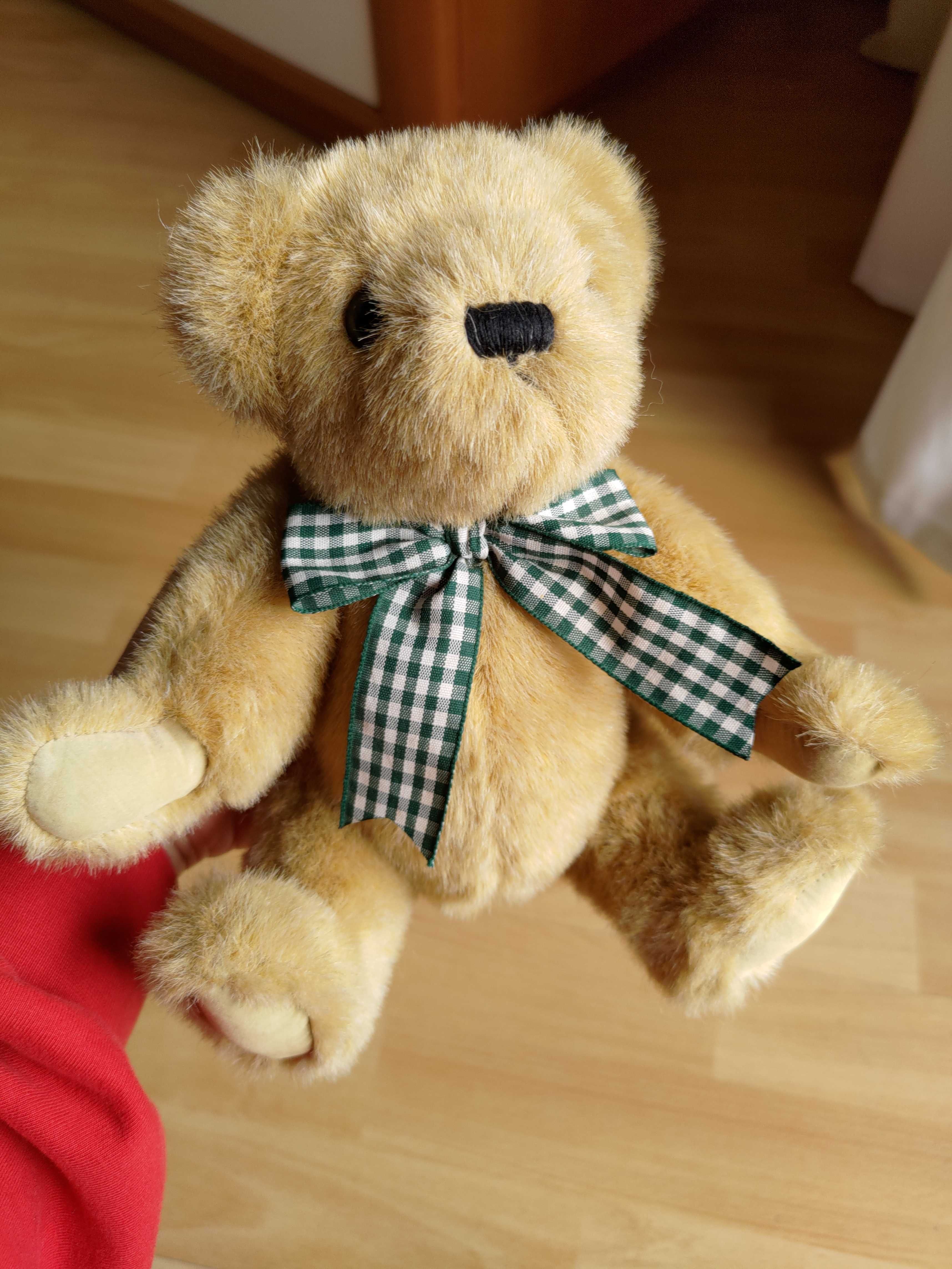 Miś kolekcjonerski stara zabawka Metro UK LTD Thirsk toys teddy bear