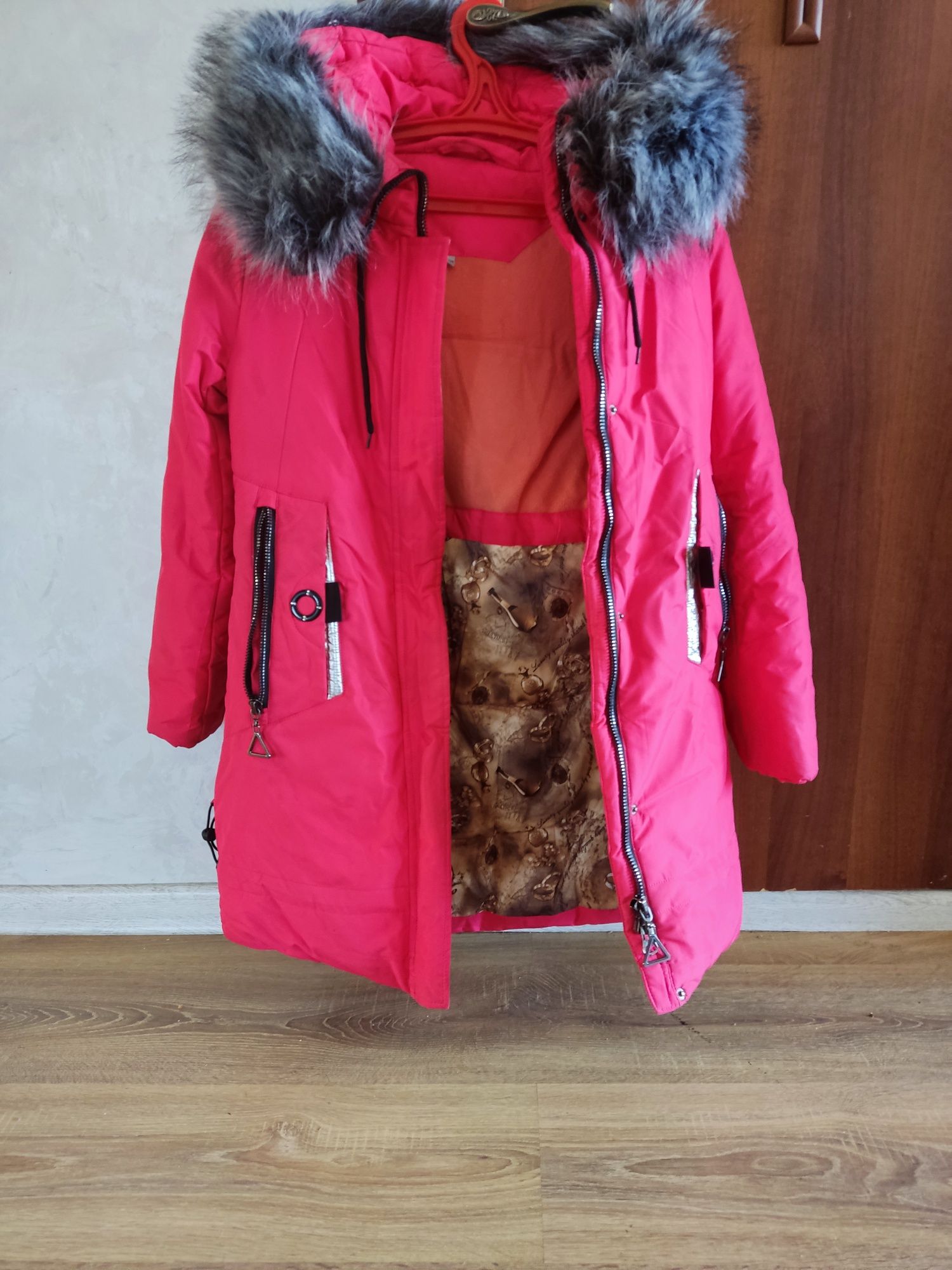 Пальто зимове на дівчинку