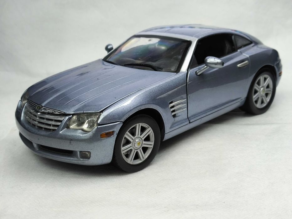Модель Chrysler Crossfire 1/18 Motormax