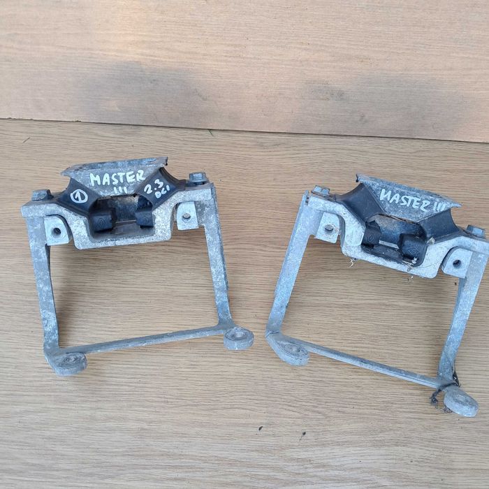 Łapa poduszka skrzyni biegów Renault Master III 2.3dci