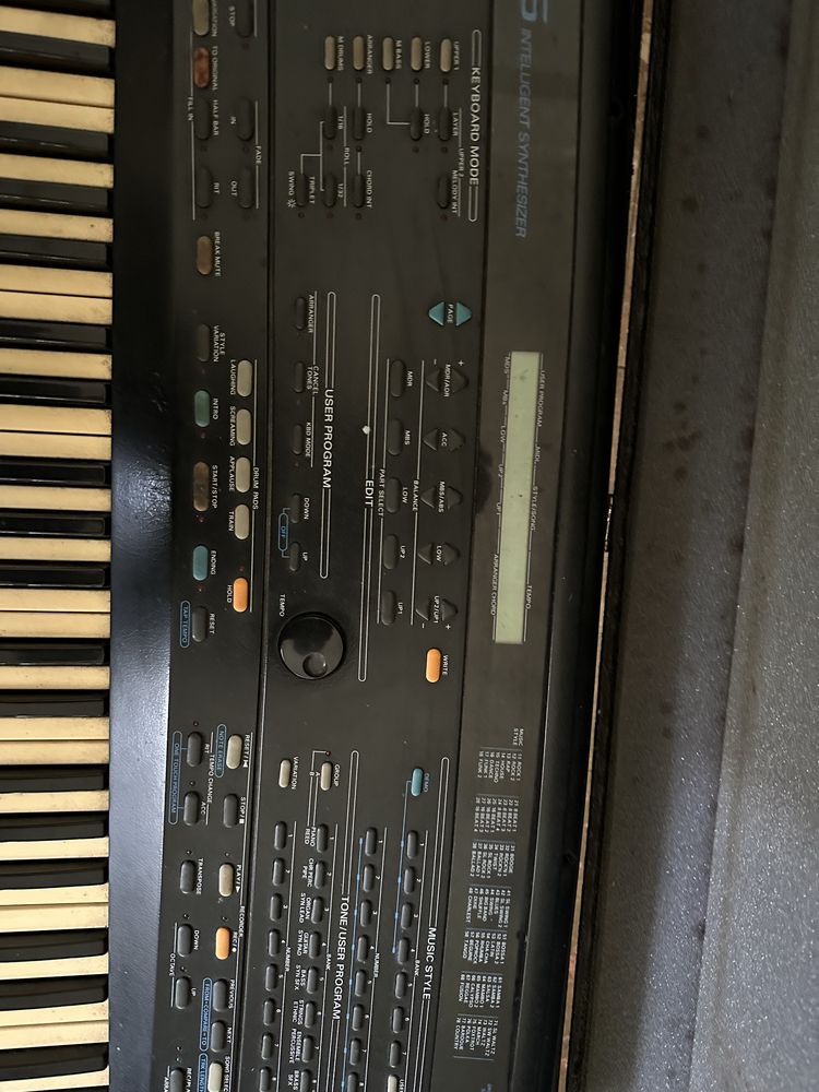 Orgão roland e86