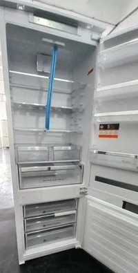 Холодильник 193,5:69:54,5 см встройка  Whirlpool SP40 801 EU