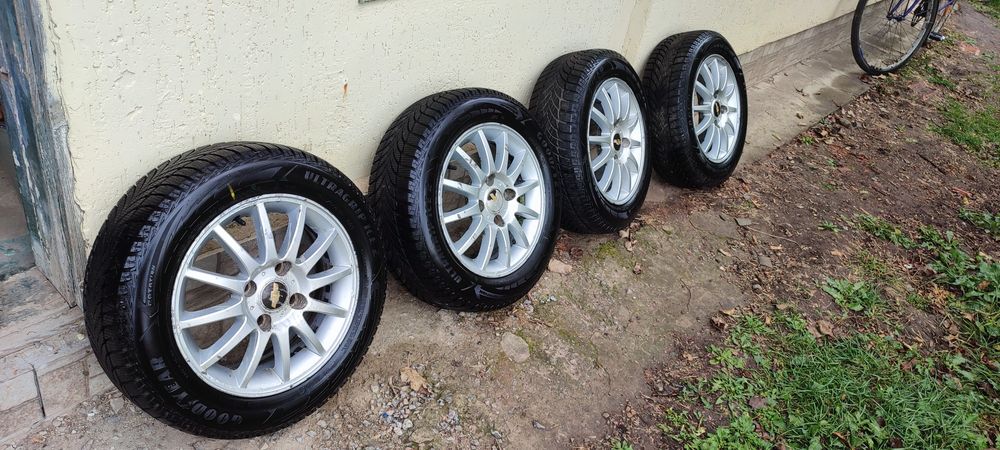 Резина Goodyear UltraGrip Ice 2 195/60 R15 без дисків