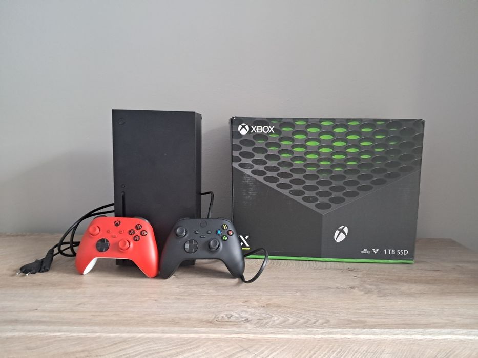 Konsola Xbox series x + 3 gry