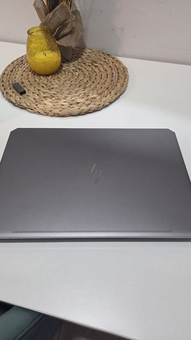 Portátil HP Zbook Fury Xeon